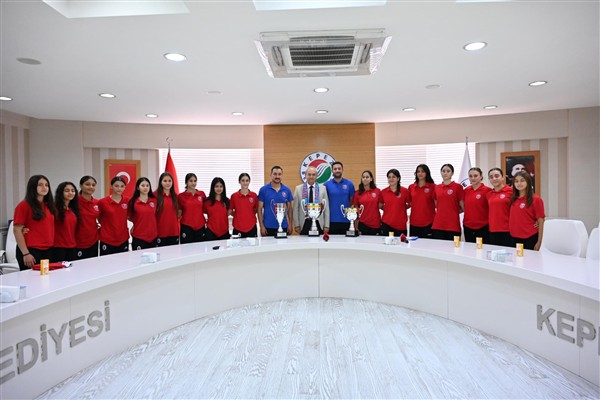 Kepez’den milli takıma 13 hentbolcu