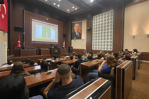 Keçiören Belediyesi’nden stajyer öğrencilere iş güvenliği eğitimi