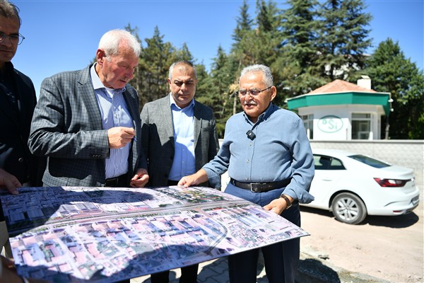 Başkan Büyükkılıç, DSİ katlı kavşağı proje çalışmalarını inceledi