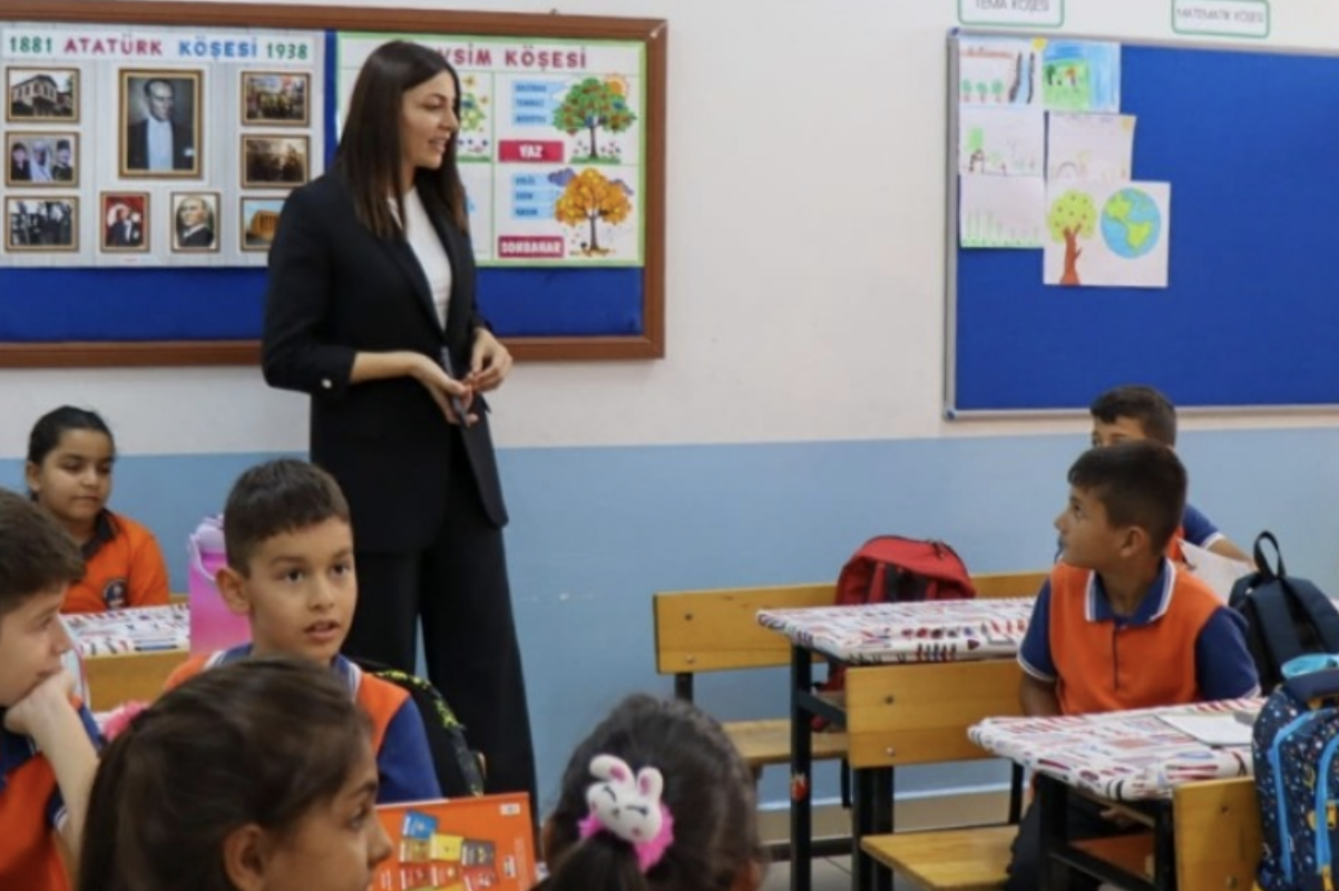 Çanakkale İl Milli Eğitim Müdürü okulları ziyaret etti