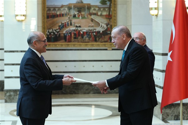 Paraguay Büyükelçisi Sosa, Cumhurbaşkanı Erdoğan’a güven mektubunu sundu