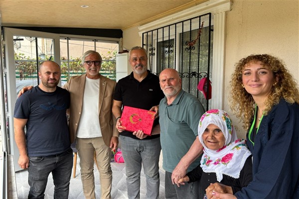 İzmit Belediyesi’nden Derince’deki Kıbrıs gazilerine ziyaret