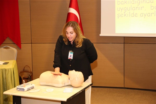 Küçükçekmece Belediyesi personeline ilk yardım eğitimi