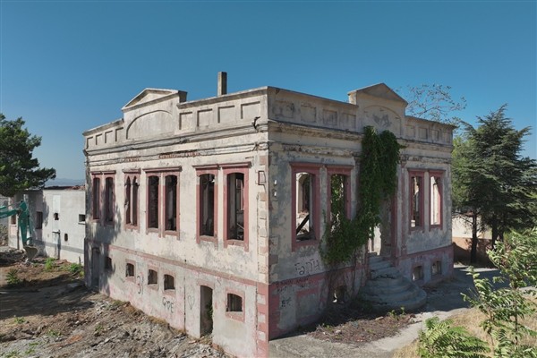 Edremit’te restorasyon çalışmaları sürdürülüyor