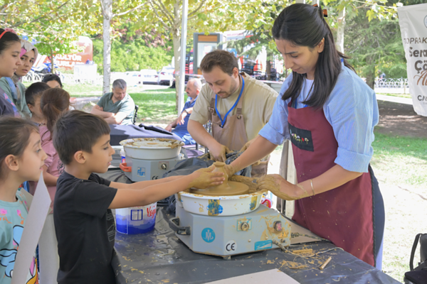 Esenyurt’ta Açık Hava Eğitim ve Sanat Şenliği düzenlendi