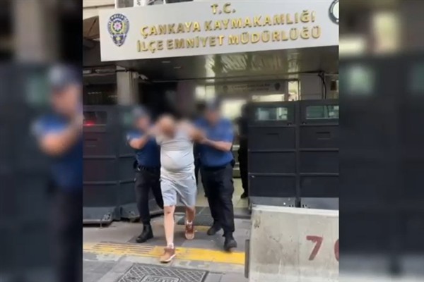 Yerlikaya: Kadın yayaya tokat atan trafik zorbası yakalandı