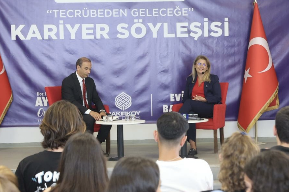 Ovalıoğlu gençlerle kariyer söyleşisinde buluştu