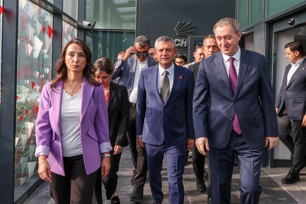 DEM Parti’den CHP Genel Başkanı Özel’e ziyaret