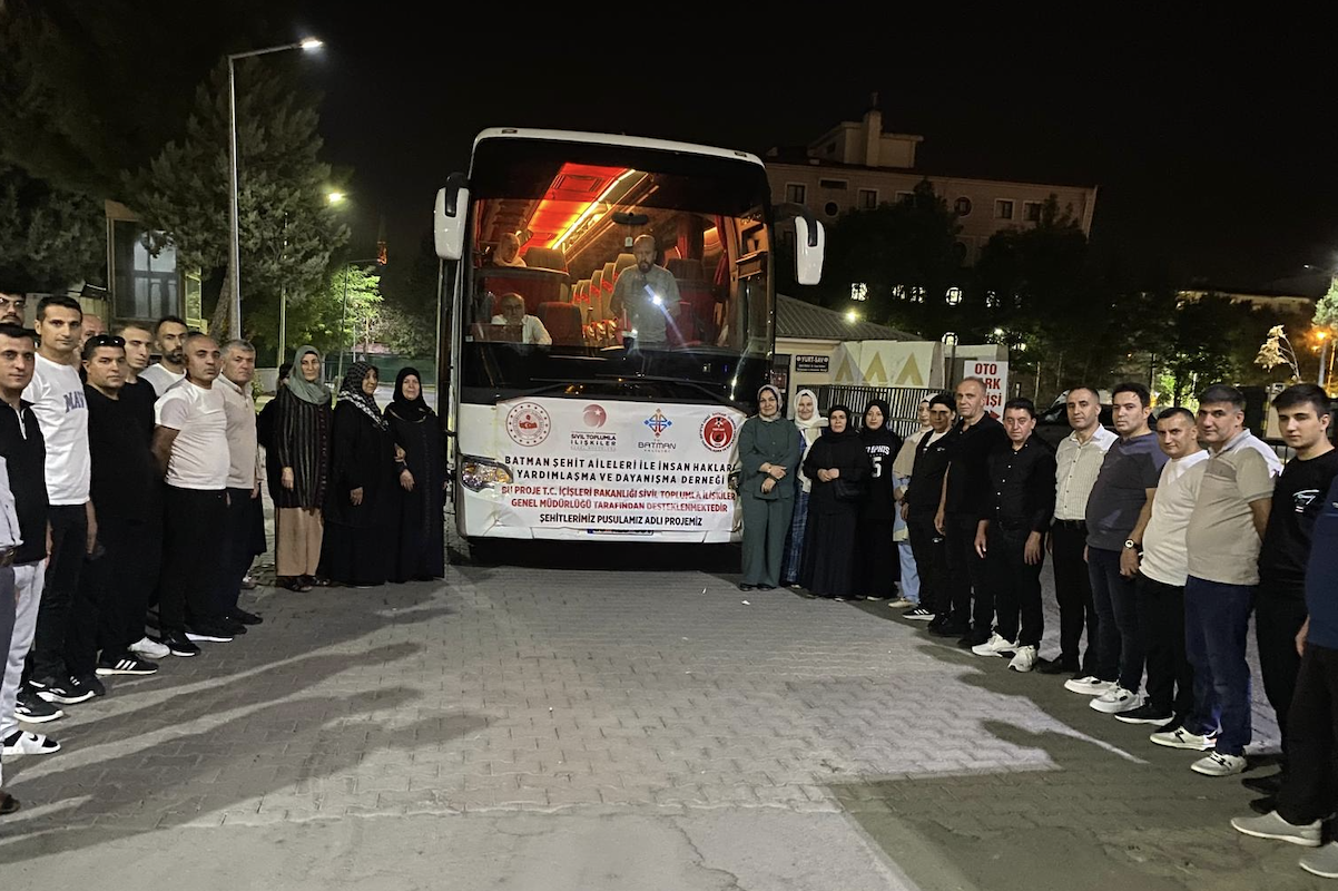 Batman’da “Şehitlerimiz Pusulamız Projesi” Kapsamında Tarihi gezi başlatıldı