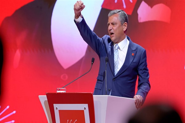 CHP Genel Başkanı Özel: 102 yıllık ulu bir çınarın gölgesindeyiz