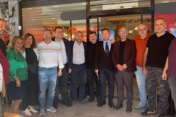 Hürriyetçi Eğitim-Sen’den kahvaltı etkinliği