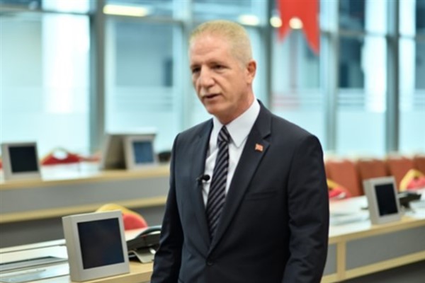 Vali Gül, Tuzla’da yapımı süren Anadolu Lisesi inşaatında incelemelerde bulundu