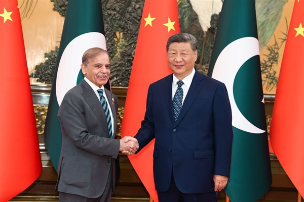 Xi Jinping, Pakistan Başbakanı Şahbaz’la bir araya geldi