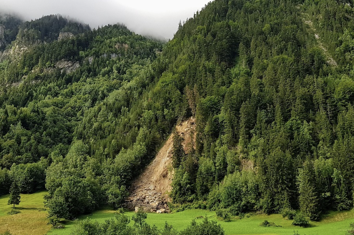 Rize Valiliği’nden sel ve heyelan uyarısı