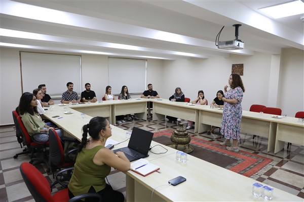 ALO 153 çalışanlarına etkili ve sürdürülebilir hizmet semineri