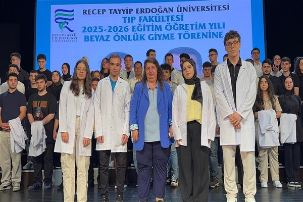 RTEÜ Tıp Fakültesi’nde beyaz önlük heyecanı