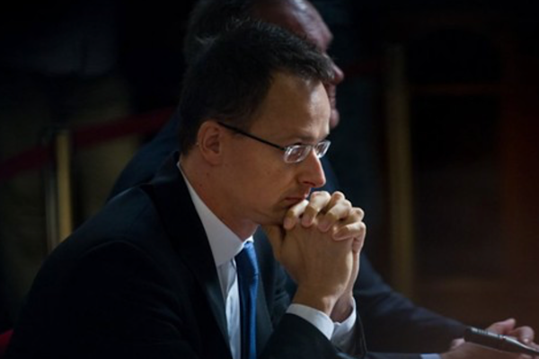 Szijjarto, saar ile görüştü