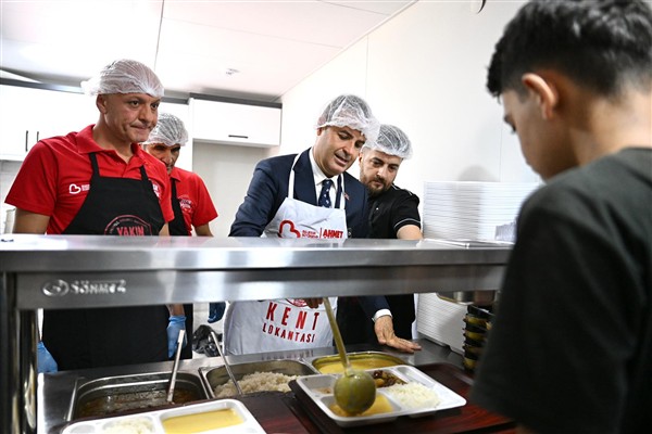 Başkan Akın: İşini en iyi yapan vatanını sevendir