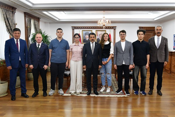 Kırşehir Valisi Demiryürek YKS’de dereceye giren öğrencileri tebrik etti