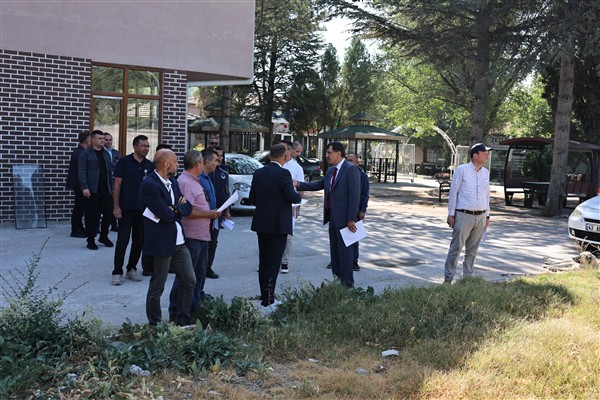 Başkan Kahveci, şehirdeki çalışmaları inceledi