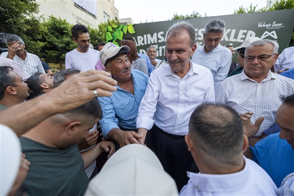 Mersinli üreticilere ilk kez enginar yumrusu dağıtıldı
