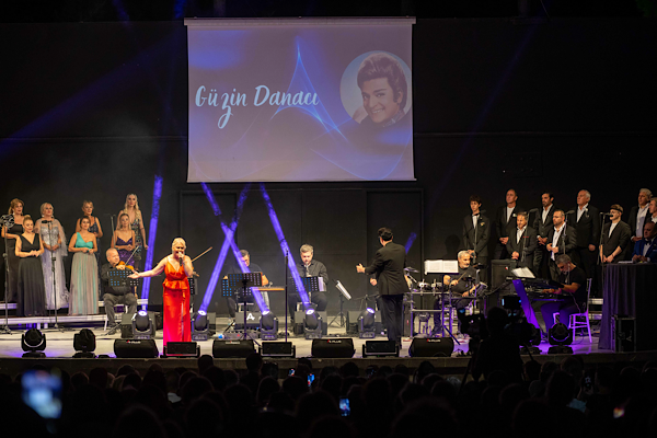 Bornova’da Zeki Müren anma konseri