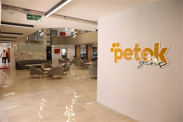 Petek Genç, hizmete açıldı