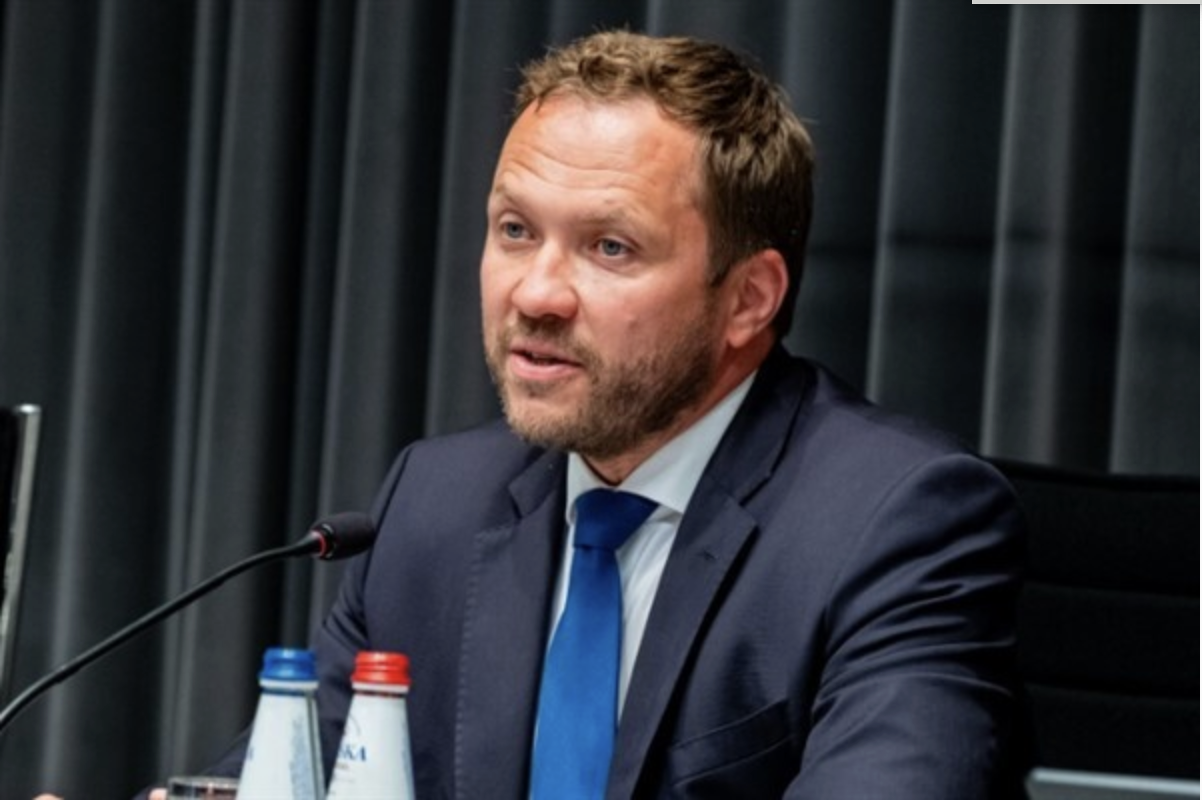 Tsahkna,  Weel’i tebrik etti