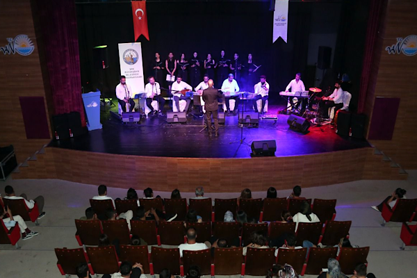 Van’da Türk Halk Müziği konseri