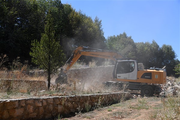 Osmangazi’de kaçak yapılar kaldırılıyor