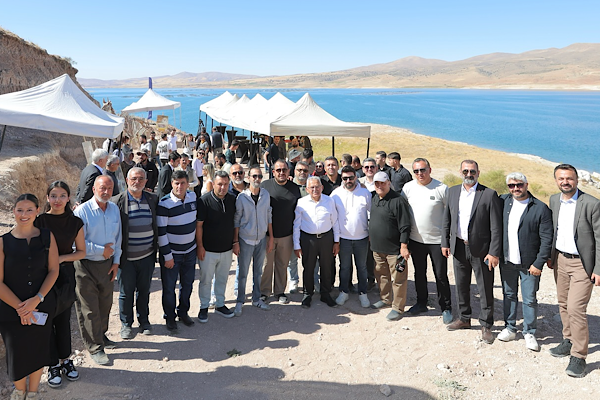 Başkan Büyükkılıç, 7,7 milyon yıllık fosil kazılarını inceledi