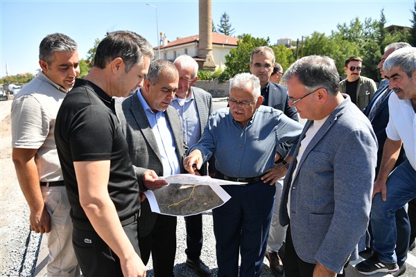 Başkan Büyükkılıç, Hacılar Kayseri Caddesi’ndeki çalışmaları inceledi