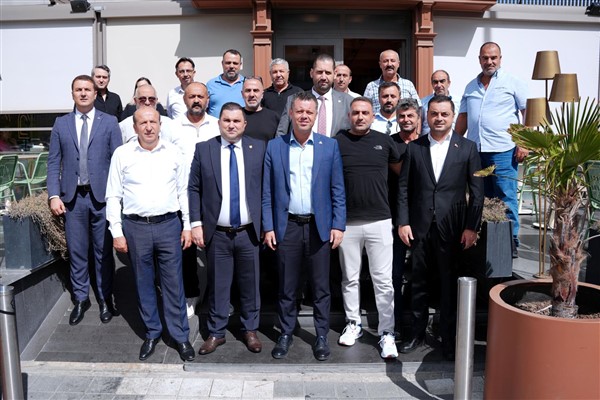 Başkan Sarıkurt, M plakalı şoför esnafıyla bir araya geldi