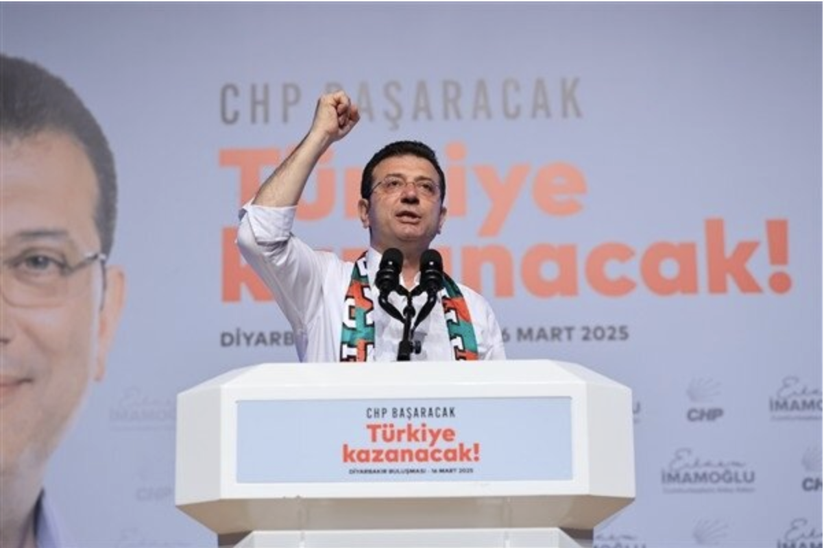 İmamoğlu: Özgür Çelik onurumuzdur