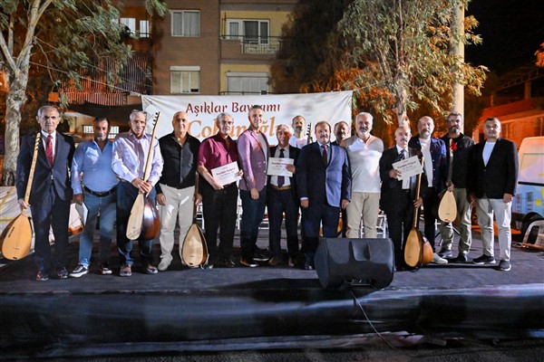 Bornova’da Aşıklar Bayramı coşkusu