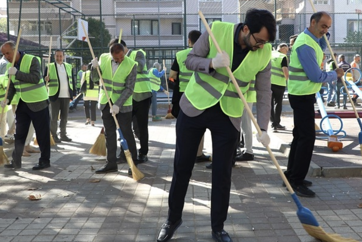 İnegöl’de Dünya Temizlik Günü’nde topyekün temizlik etkinliği