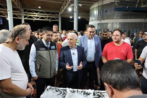 Başkan Bozbey, balıkçı esnafıyla bir araya geldi