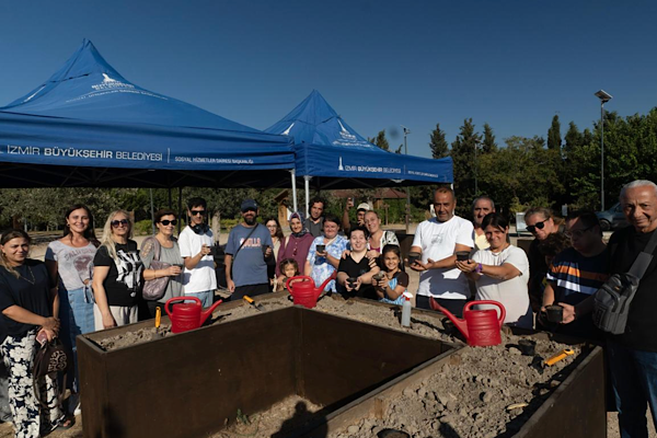 Çocuklar İzmir’de tohum ve toprakla buluştu