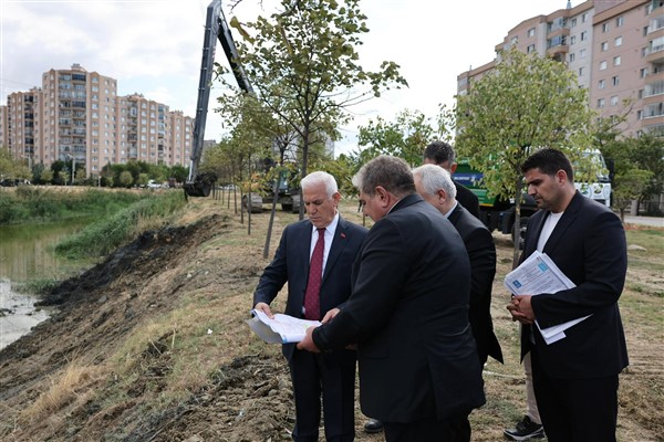 Başkan Bozbey, Ayvalı Dere’deki temizlik çalışmalarını inceledi