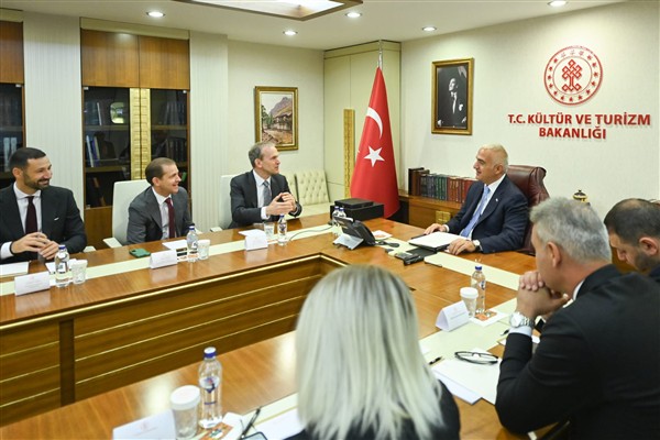 Bakan Ersoy, Google Küresel İlişkiler Başkanı Walker ile görüştü