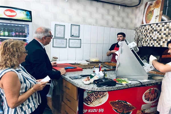 İYİ Parti Gemlik İlçe Teşkilatı’ndan esnaf ziyareti