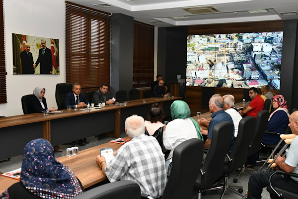 Başkan Çenet, vatandaşlarla buluştu