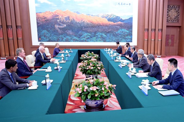 Wang Yi, ABD Temsilciler Meclisi heyeti ile görüştü