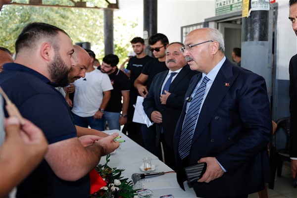 Vali Köşger, Gürselpaşa Mahallesi’nde vatandaşlarla bir araya geldi