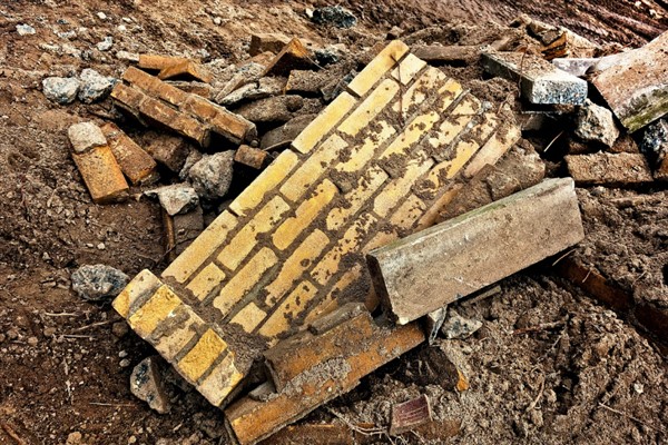 Endonezya’da okul çöktü