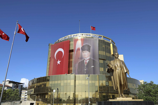 Büyükşehir’den Kuşadası hizmet ninası açıklaması