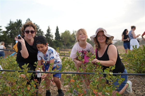 Çorlu’da Aronya Hasadı şenliğe dönüştü