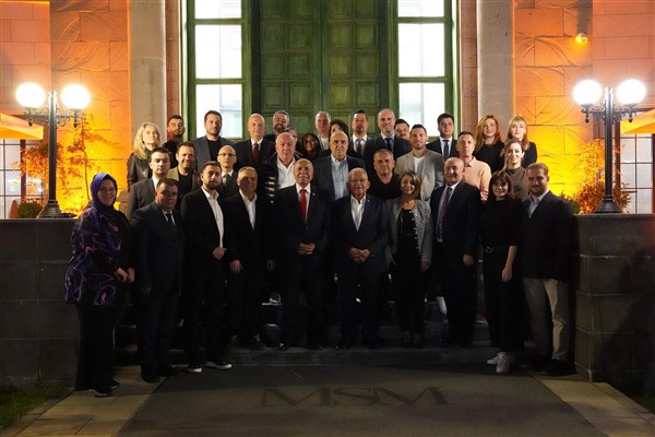 Büyükkılıç, KEPSAŞ buluşmasında bayilerle bir araya geldi