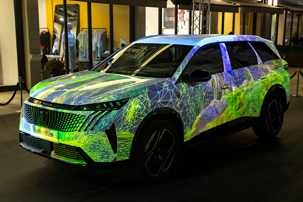 Yeni Peugeot E-5008 Galataport İstanbul’da tanıtıldı