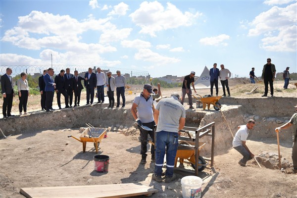 Çorlu Kalesi’ndeki kazı çalışmaları sürüyor